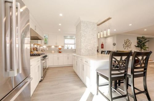 3327 Campbell Dr, Bronx NY 10465-1358 exterior