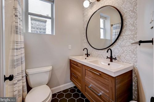 1930 Juniper St, Philadelphia PA 19148-2218 exterior