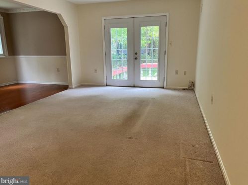 2 Garrett Rd, Rockville MD  20855 exterior