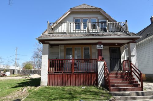 2236 16th St, Milwaukee, WI 53215-2620