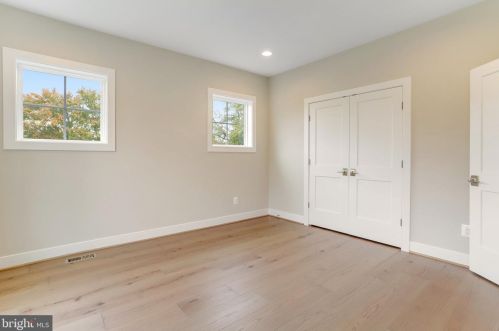 920 Darton Dr, Alexandria VA 22308-2021 exterior