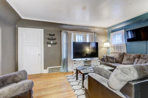 5946 40th St, Milwaukee WI  53209-3923 exterior