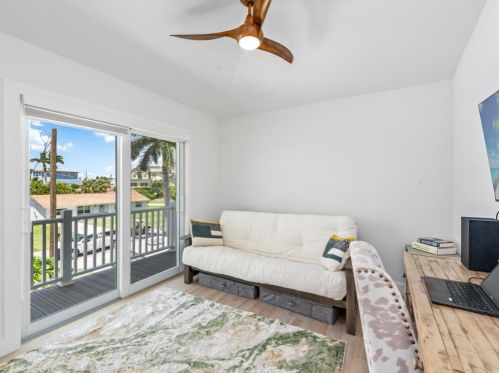 132 Jamaica Dr, Naples FL exterior