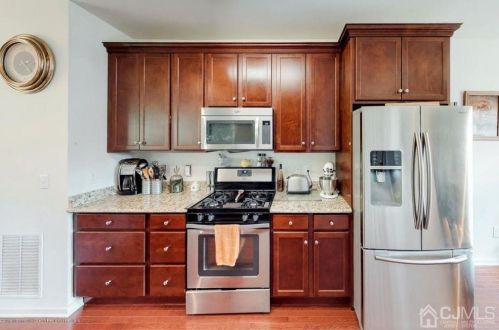 22 Daly Ct, Old Bridge, NJ 08857-4411