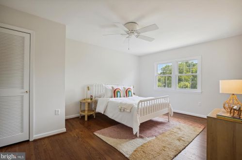 6340 Golf Crse Sq, Alexandria VA 22307-1225 exterior