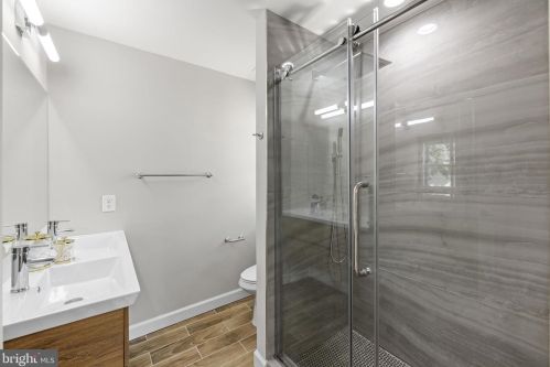 4434 Hunt Pl, Washington DC  20019-3614 exterior