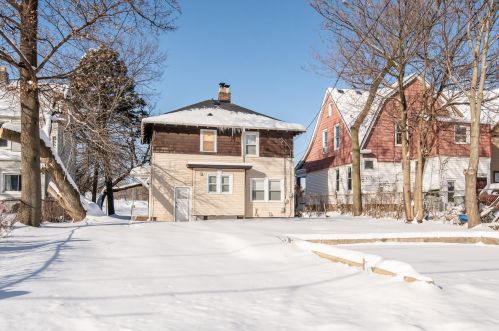 1826 40th St, Milwaukee, WI 53208-1823