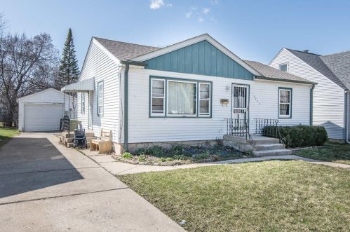 4943 62nd St, Milwaukee, WI 53218-4116