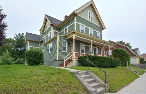 32 Burncoat St, Worcester MA 01605-1814 exterior