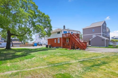 18 Melba St, Milford CT 06460-7633 exterior