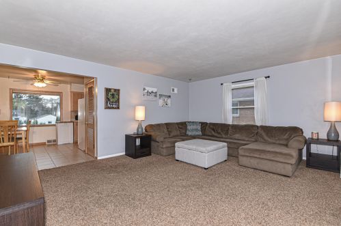 3530 61st St, Milwaukee, WI 53216-2702