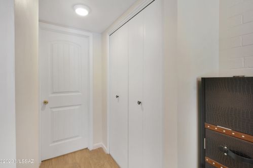 5985 9th Ave, Tucson AZ  85706-4001 exterior