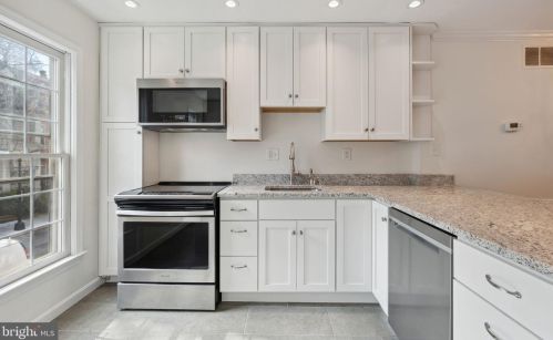 1737 Corcoran St, Washington DC 20009-2471 exterior