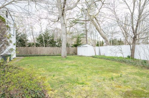 991 Kahle St, Bohemia NY 11716-2104 exterior