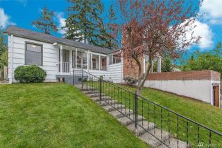 6107 Ryan St, Seattle, WA 98178-2354