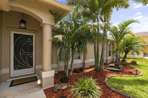 5948 Baynard Dr, Fort Pierce, FL 34986-3608