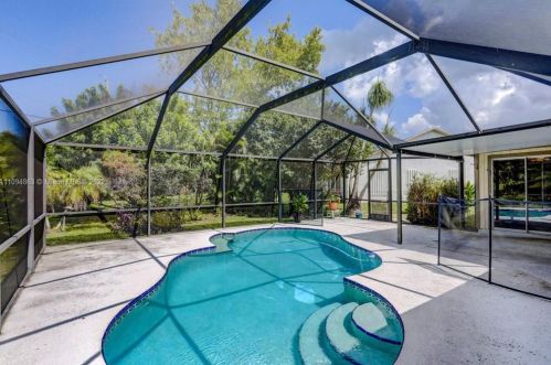 681 College Park Rd, Fort Pierce FL 34953-3330 exterior