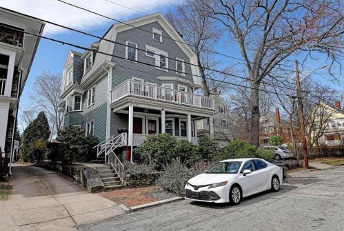 81 Larch St, Providence RI 02906-2617 exterior