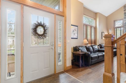 1061 Robinhood Dr, Meskegon MI  49445-2075 exterior