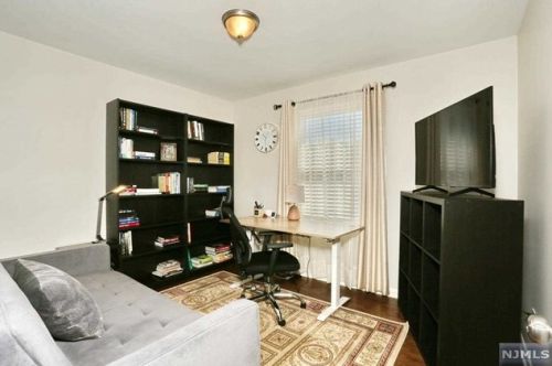 7 Lawrence Ave, Dumont NJ  07628-2708 exterior