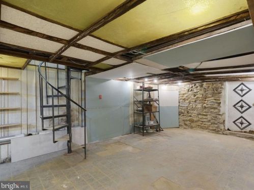 29 Macdade Blvd, Manor PA 19036-2406 exterior