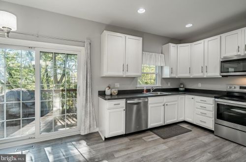 36 Linda Ln, Chester PA 19014-1870 exterior