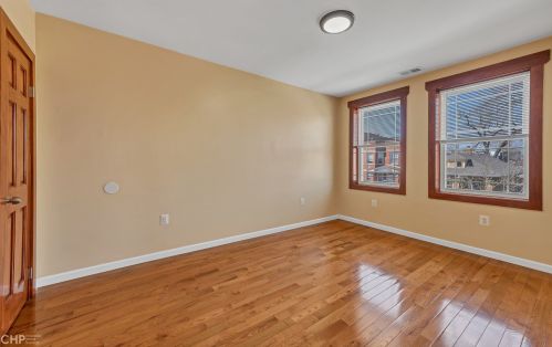 5937 Artesian Ave, Chicago IL 60645-5301 exterior