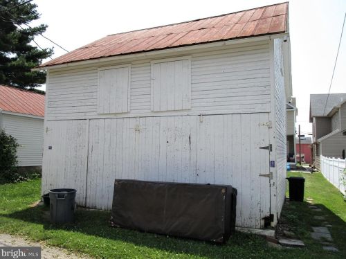 469 High St, Hanover PA 17331-3922 exterior