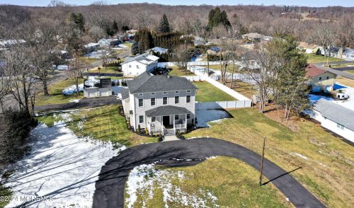 277 Broadway, East Freehold NJ 07728-1813 exterior