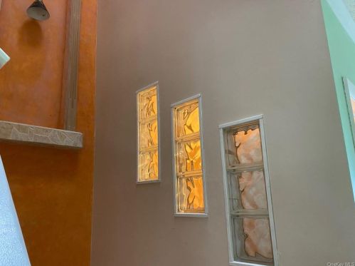 18 Cedar Ct, Middletown NY 10940-6940 exterior