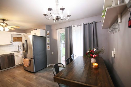 4223 Cedarcrest Ave, Kalamazoo MI 49024-8125 exterior