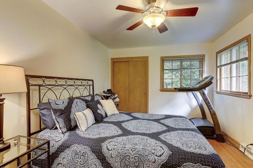 6038 Ironwood Ln, Milwaukee WI 53217-4423 exterior