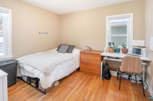 1 10 St, Duluth MN 55806-1227 exterior