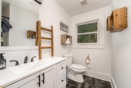 2930 Eleanor Ter, Atlanta GA  30318-6014 exterior