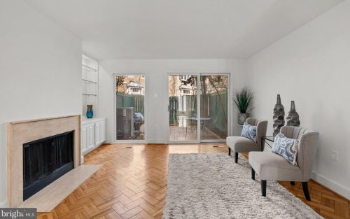 4341 Embassy Park Dr, Washington DC 20016-3607 exterior