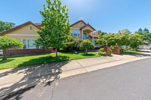 112 Falls Dr, Folsom, CA 95630-7414