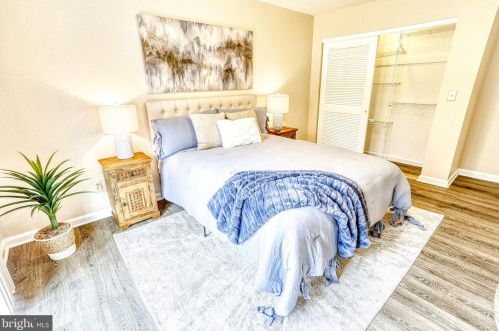 901 Rhue Haus Ln, Hummelstown PA 17036-9747 exterior