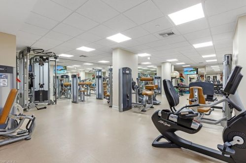 4451 Gulf Shore Blvd, Naples FL 34103-3446 exterior