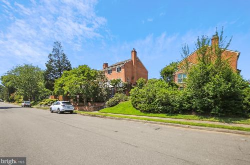 6340 Golf Crse Sq, Alexandria VA 22307-1225 exterior