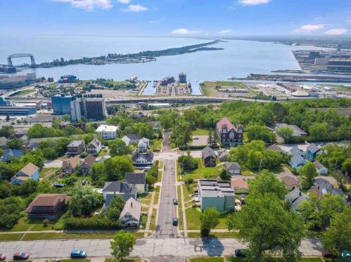 321 8th Ave, Duluth MN 55802-2606 exterior