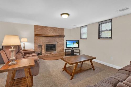 708 Brookshire Dr, Pittsburgh PA 15237-4104 exterior