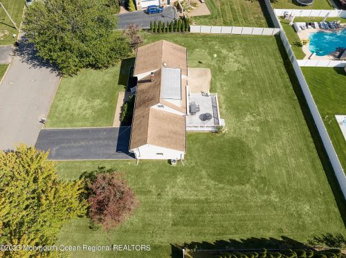 22 Arlene Dr, West Long Branch NJ 07764-1153 exterior