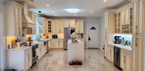 82 Edsall Dr, Wantage, NJ 07461