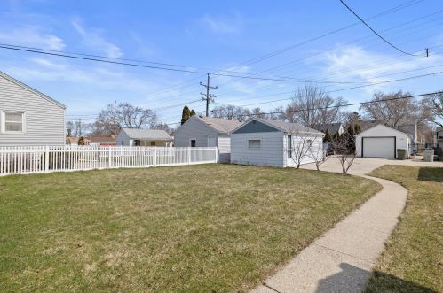 3418 92nd St, Milwaukee WI  53227-4418 exterior