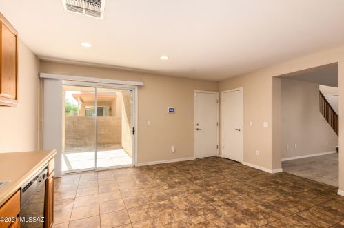 7618 Desert Overlook Dr, Tucson AZ  85710-8164 exterior