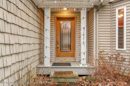 12584 Forest Meadow Dr, Perry, MI 48872-9195