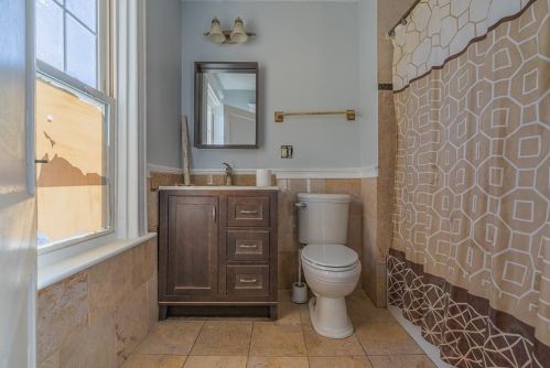 303 Narragansett St, Providence RI 02905-4144 exterior