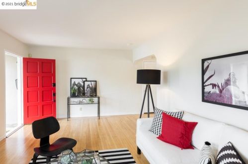 1424 Harmon St, Berkeley CA 94703-2725 exterior