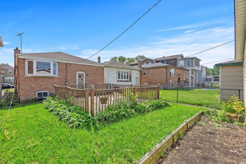 6022 Kilpatrick Ave, Chicago IL 60629-5637 exterior