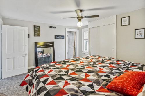 6024 36th St, Milwaukee WI  53221-4618 exterior